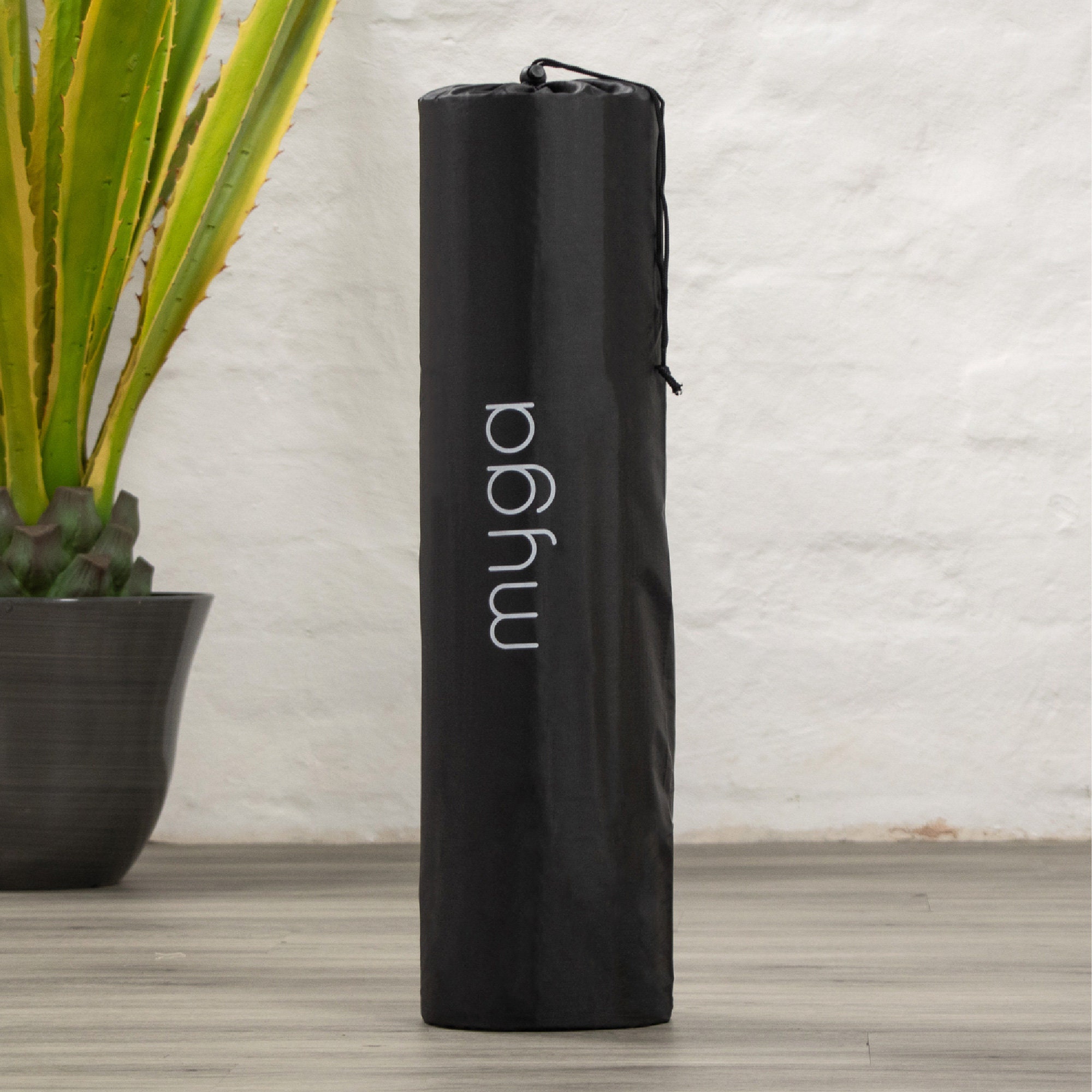Myga Yoga Mat Bag - Compact Travel Bag for Yoga, Pilates & Exercise Kit  with Adjustable Carry Handle Strap for Men & Women - Black