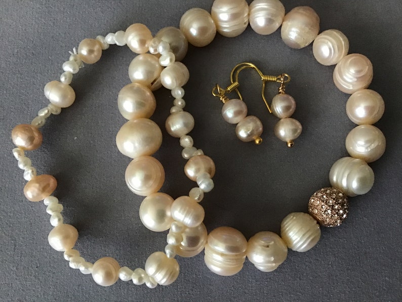 Freshwater pearl stretch bracelets and earring set