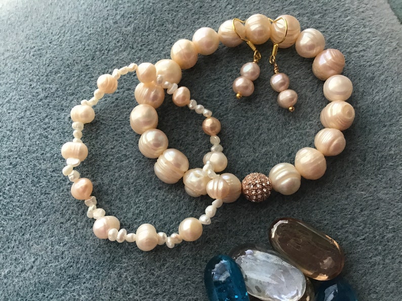 Freshwater pearl stretch bracelets and earring set