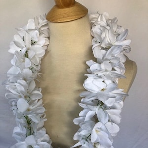 Hawaiian Plumeria Poepoe Lei (Artificial)