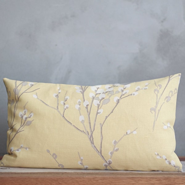 Cubierta de almohada de tiro floral amarillo claro para la sala de estar de primavera, cubierta de cojín Sakura de campo 18x18 para la guardería Boho, la mejor idea de regalo para el hogar