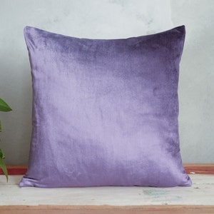 Lavendel Lila Samt Kissenbezug, Sehr Peri Samt Kissenbezug als Geburtstag Geschenk Idee, Hygee Wohnkultur, Ultra Violet Euro Sham Bild 1