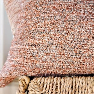 Strukturiertes gewebtes Kissen, Chenille-Kissen, Dekokissen in Dunkellachs, Korallenrosa Couchkissen, Terra Cotta Euro Sham, Boho Akzentkissen 22x22