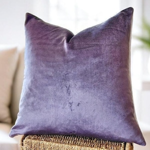 Lavender Velvet Pillow, Purple Throw Pillow, Lila Cushion, Violet Euro Sham, Luxury Velvet Couch Pillow, Cozy Home Decor, Boho Accent Pillow