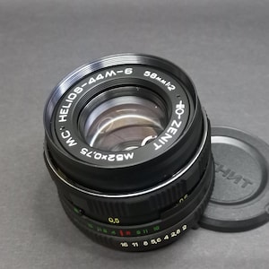 ソビエト ヴィンテージ レンズ Helios 44M-4 58mm 1:2 M42.ロシア レンズ ゼニット ソ連。