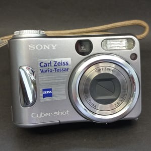 Digital Camera Sony Cyber-Shot DSC-S60, Compact Digital Camera, Sony cameras