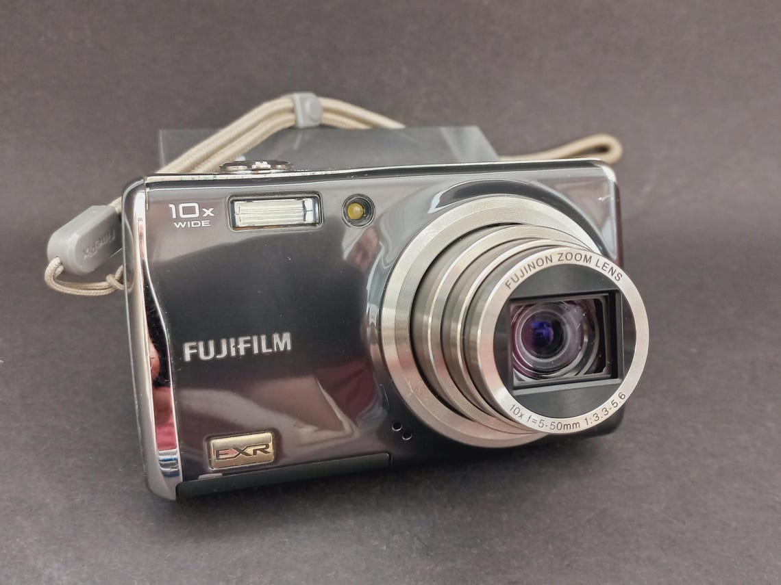 Fujifilm FinePix F70 EXR, foto 1 di 5