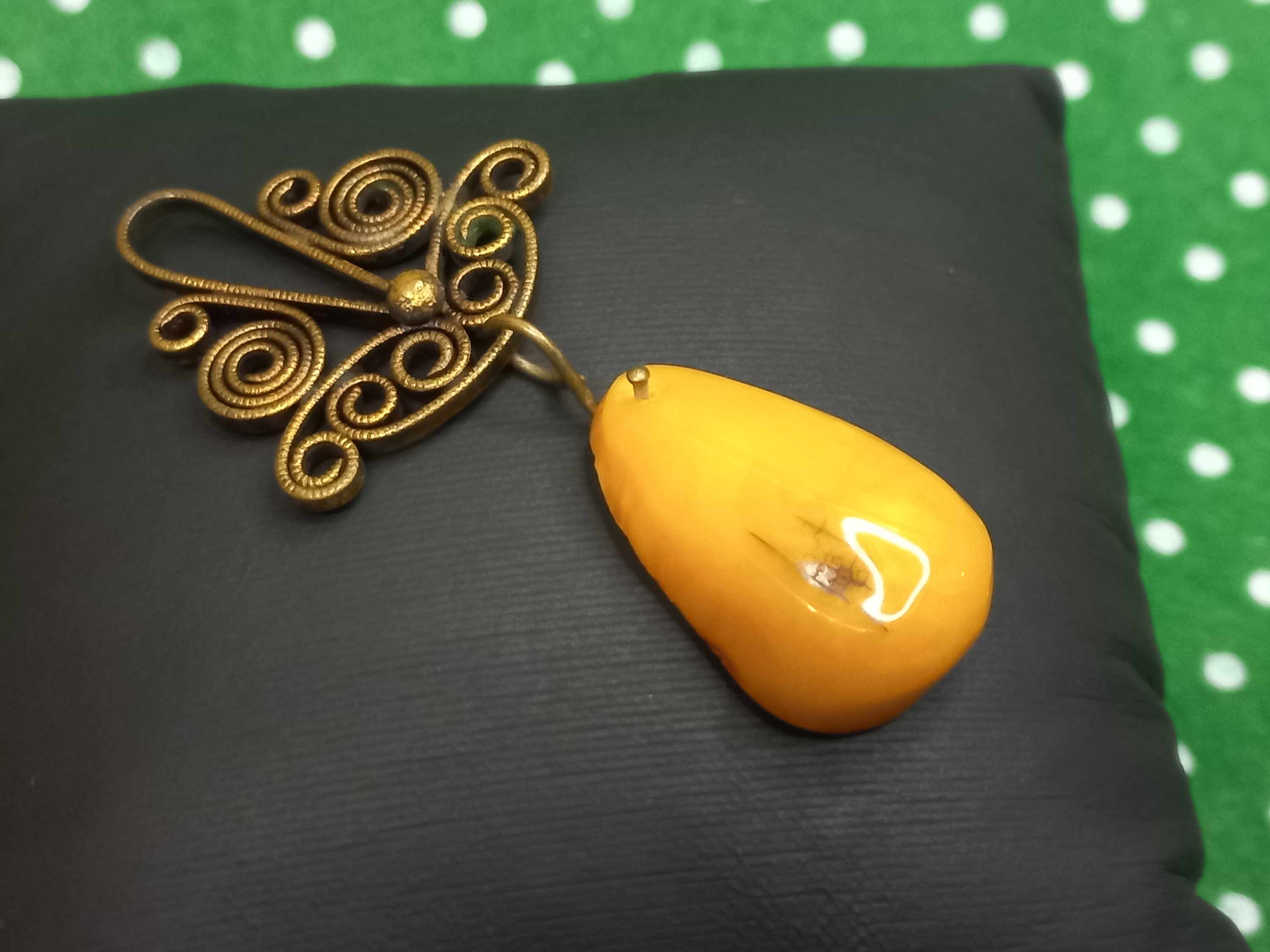 Pendentif En Ambre Et Or Blanc URSS - Vintage Vers 1965 - Bijou Historique CCCP