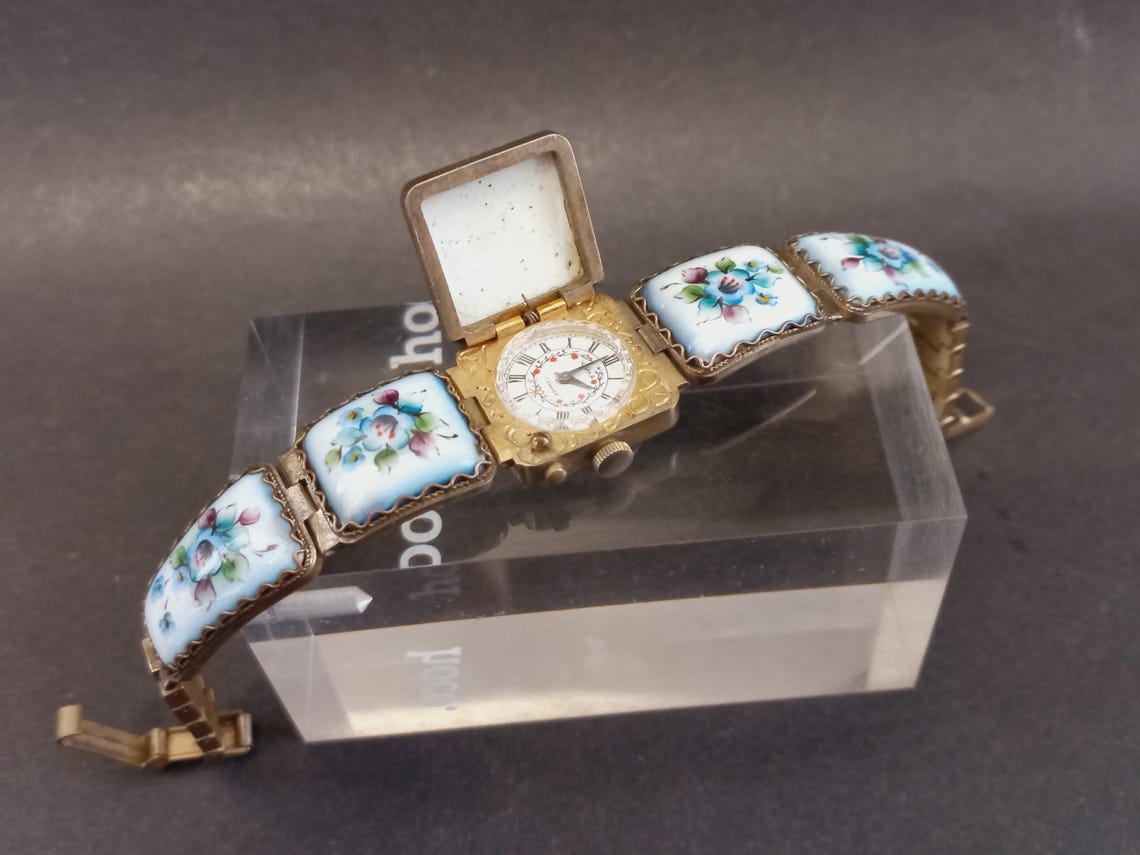 Soviet Vintage Wrist Watch Chaika, Porcelain Glaze Women Mechanical Watch USSR, foto 2 de 5