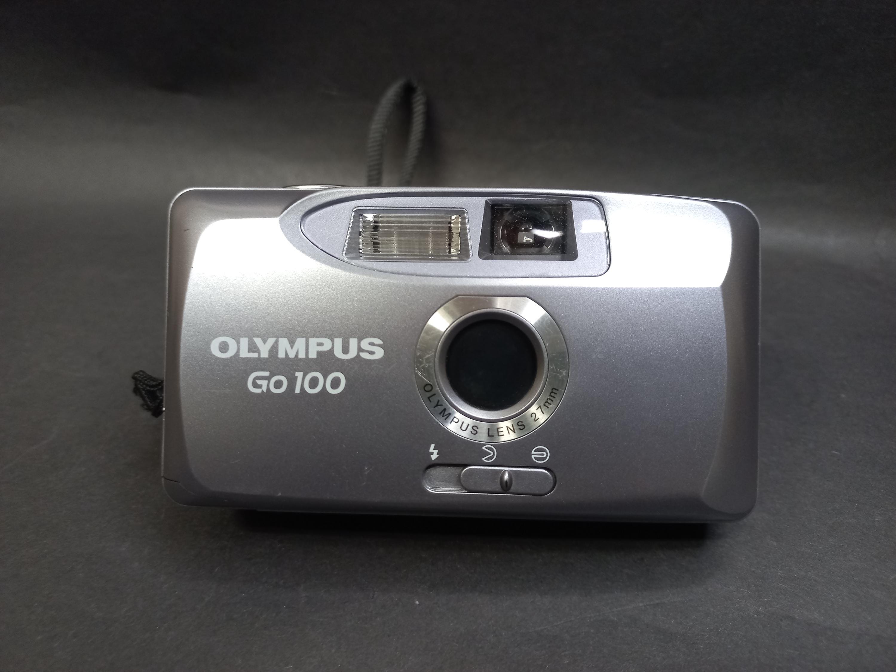 オリンパス　カメラ　ビンテージ ヴィンテージカメラ Olympus Go 100、フィルムカメラ Olympus 1990年代