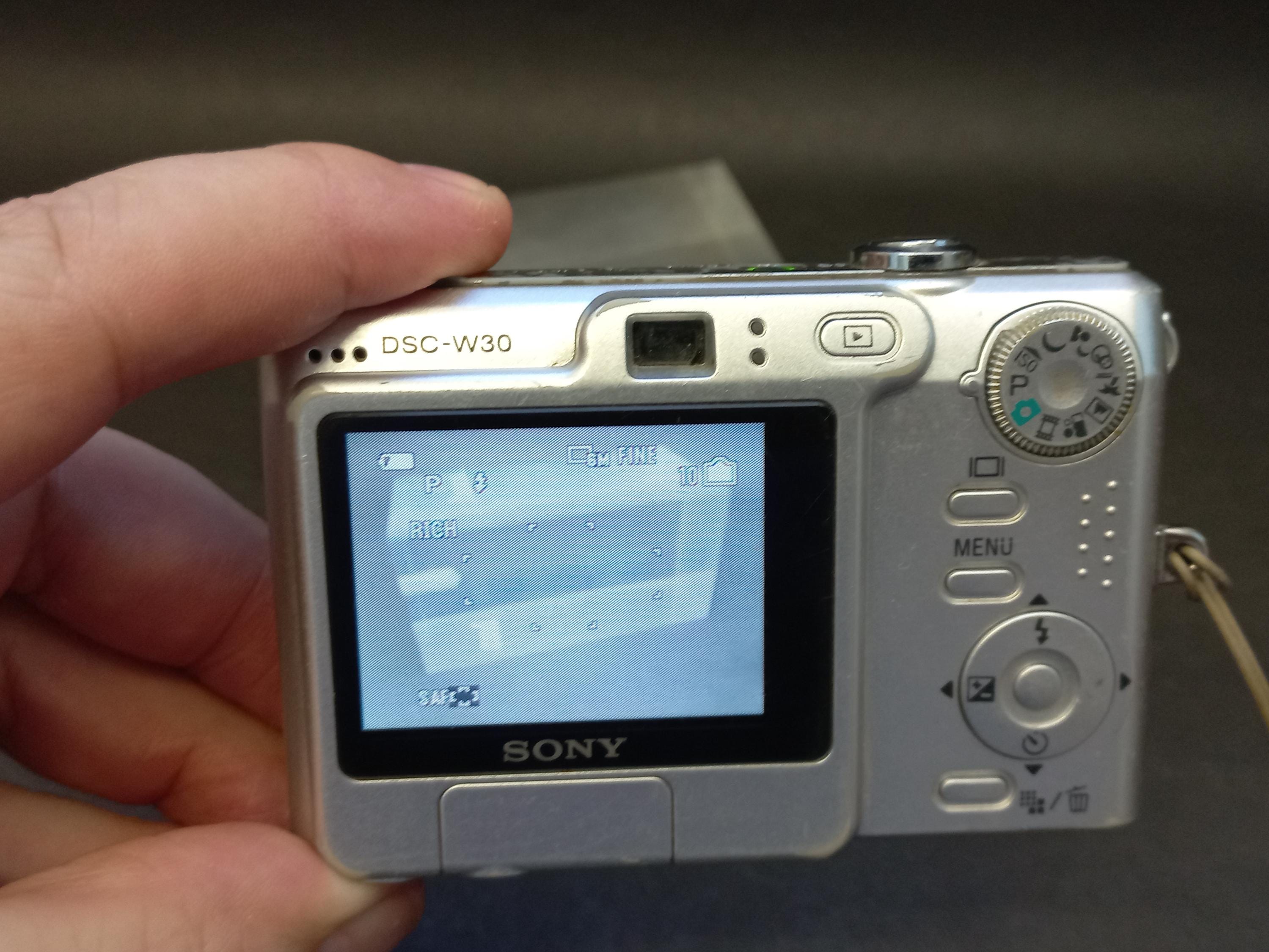 デジタルカメラ ソニー サイバーショット DSC-W30、コンパクトデジタル 