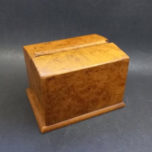 Portasigarette vintage sovietico in legno di betulla della Carelia, portasigarette URSS