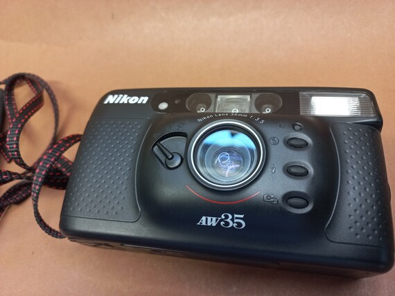 ビンテージカメラ Nikon AW 35、フィルムカメラ Nikon 1990 年代