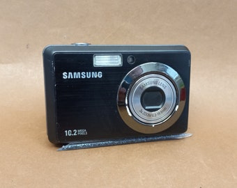 Vintage Digital Camera Samsung ES55 Zoom 10.2 MP