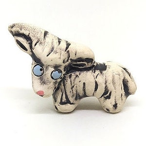 Keramikfigur Weißer Widder, handgefertigte Keramik, Keramikskulptur, hergestellt in der Ukraine, Sammlergeschenk, Wohndekoration, Geschenk für Mama, Tierfigur, Kunst