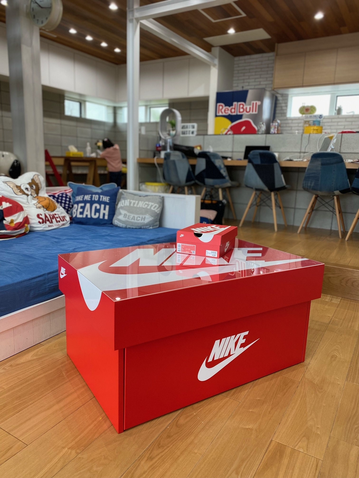 Rode Nike gigantische Sneakerhead cadeau - Etsy België