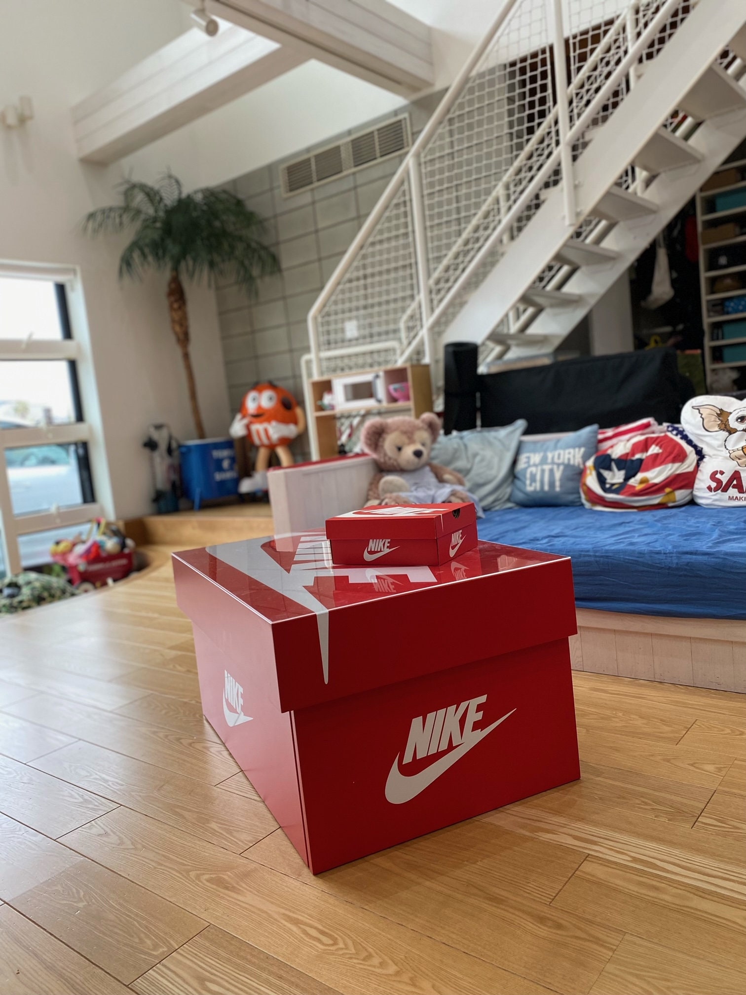 Rode Nike Giant opbergdoos sneaker hoofd cadeau - Etsy Nederland