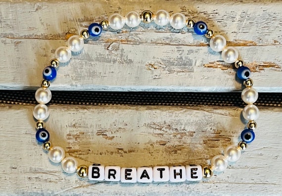 Make your own friendship bracelets - Teen Breathe