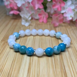 Mondstein Hemimorphit Armband, 8 mm Edelsteine, beruhigendes feminines göttliches Armband, Minimalistisches Stacking Armband, dehnbares Edelstein Armband