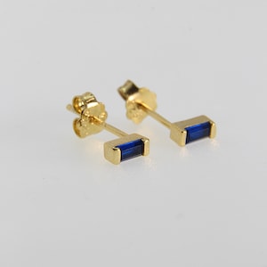 Blue sapphire stud earrings sterling silver baguette cut stone - Minimalist jewelry gifts for her - cartilage helix tragus labret stud