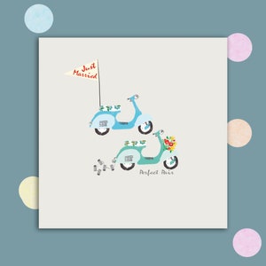 Carte de mariage Just Married agrémentée de petites pierres précieuses, scooters Vespa, voitures en tôle, paire parfaite