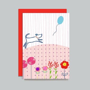 Chien poursuivant une carte de ballon. Ornée de boutons à la main. Anniversaire, tous les jours et pour d'autres occasions