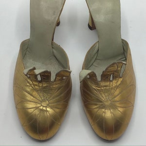 Vintage 1930s golden heeled  flower designed mules size 35