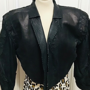 Chaqueta de moto de los años 80, hecha a mano con piel de pitón de Ibiza y napa negra, talla M.
