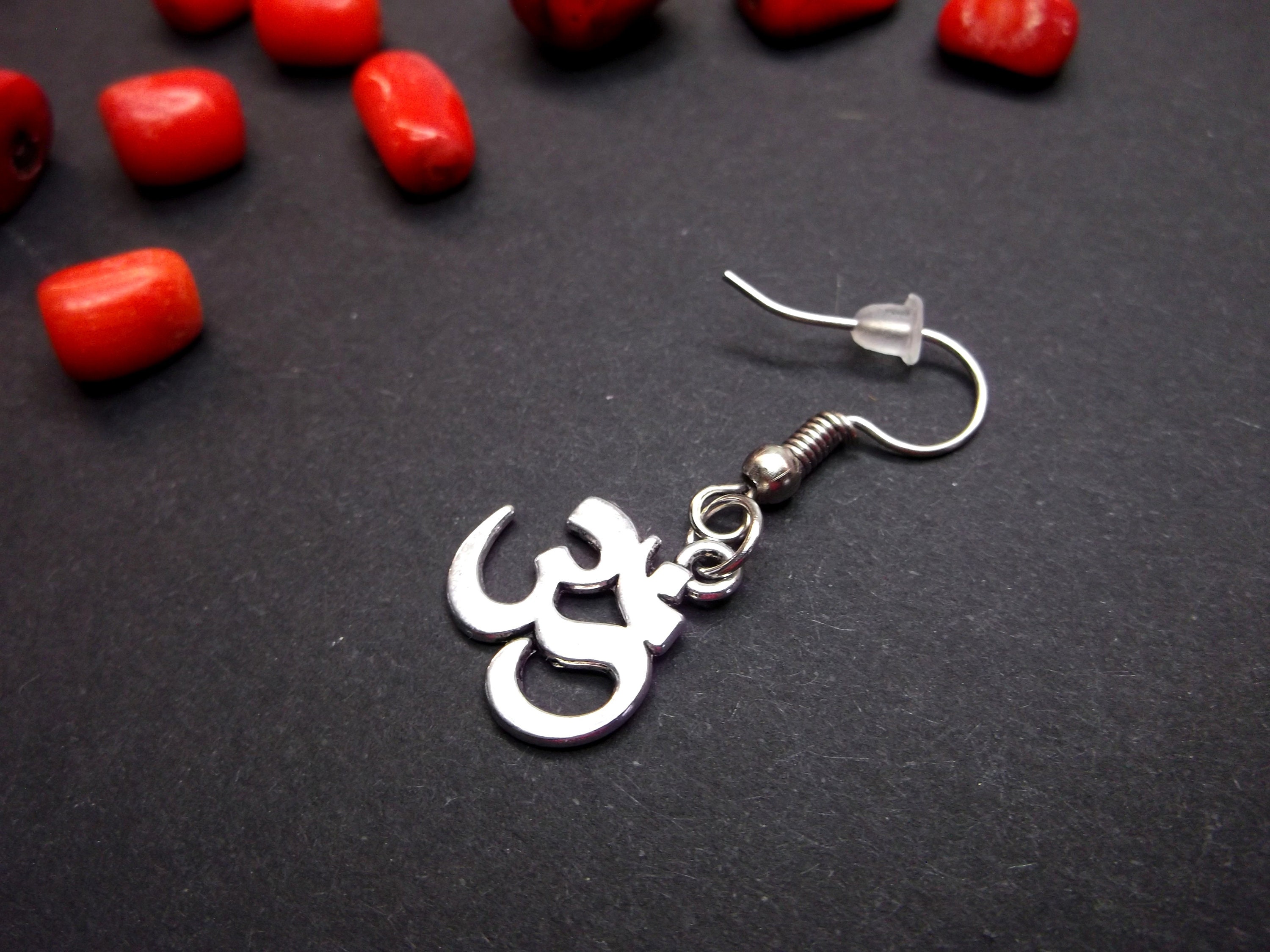 Orecchini Uomo E Donna Con Simbolo OM In Argento 925 – Gioiello Spirituale Yoga, Misura 8x3mm