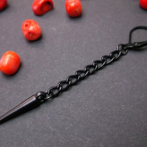 Ein schwarzer Spike Ohrring Spike baumeln Schwarzer Acryl Spike Punk Ohrring Gothic Ohrring Lange Spike baumeln kurzer Kegel Goth Kegel baumeln