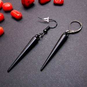 Eine schwarze Spitze Ohrring Spike baumeln schwarz Acryl Spike Punk Ohrring Gothic Ohrring lange Spitze baumeln kurze Kegel Goth Kegel baumeln