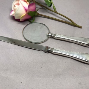 Antieke, sterling zilveren cadeauset met vergrootglas en briefopener, gemerkt Sheffield 1955. Ideaal cadeau- en bureauaccessoire