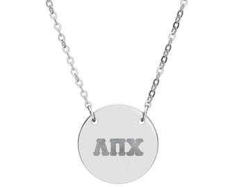Lambda Pi Chi - Gravierte griechische Buchstaben Kreis Halskette | Runde Initialen Anhänger
