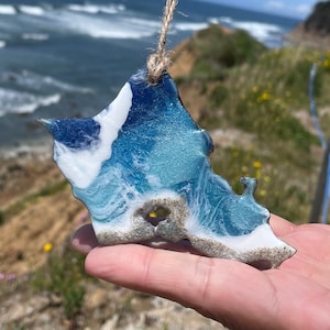 Oahu Hawaii Ornament or Magnet, Oahu Gift Lovers is Resin One Of-A-Kind, Christmas Ornament With Real Sand, Ocean Waves, Wall Decoration
