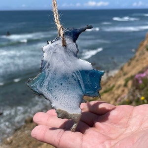 Colombia Ornament or Magnet, Resin One Of A Kind, Country of Colombia Christmas Ornament Real Sand And Ocean Waves, Wall Decoration