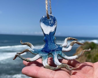 Octopus Ornament or Magnet, Resin One Of A Kind, Squid Beach Animal Christmas Ornament With Real Sand And Ocean Waves, Wall Decoration