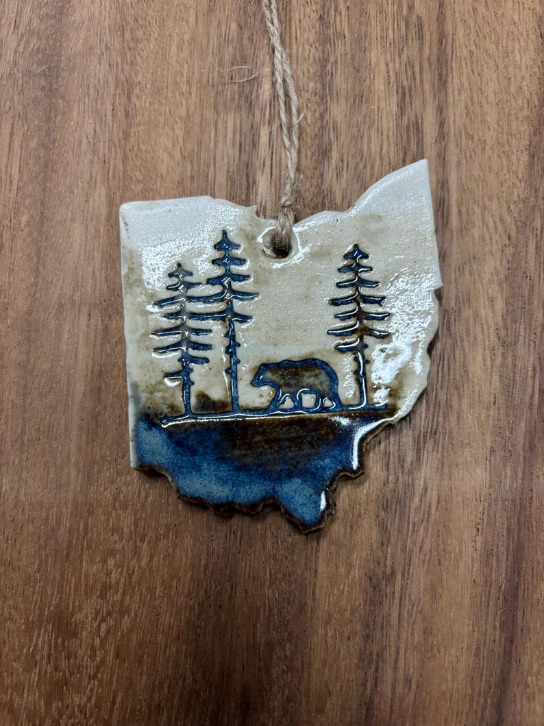 Adorno rústico de Ohio hecho a mano: decoración de bosque de montaña de cerámica Bear