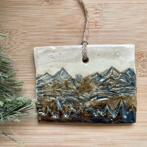 Colorado Rustikale Verzierung - Keramik Berg- und Waldzustand Verzierung, Dekoration, Weihnachtsverzierung, handgemacht und handgerollt