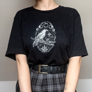 moon watcher Unisex t-shirt dark