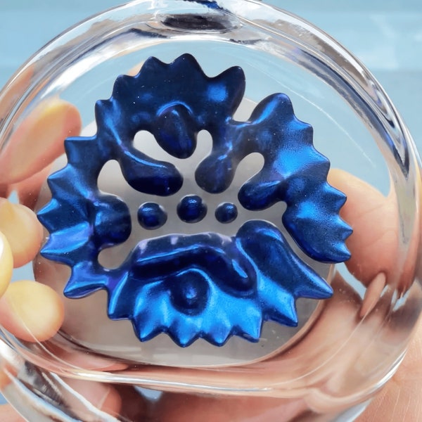A wide range of colorful Ferrofluid in a bottle, DIY audio visualizer magnetic display desk toy,  speaker music companion.