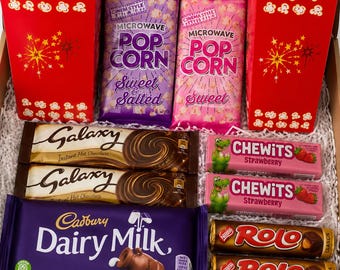 Scatola regalo per serata cinema, regalo Netflix e relax, set regalo popcorn, regalo cioccolato, regalo per coppie, confezione regalo.