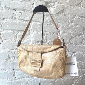 Fendi Baguette in Beige Python Schlangenleder