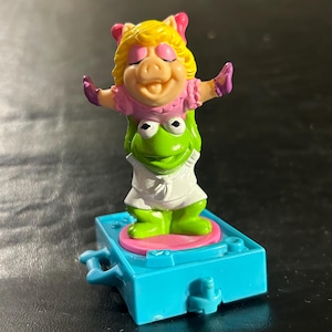 1994 Kermit and Miss Piggy Record Player Toy