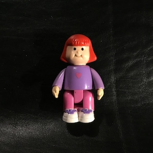 1999 Toys R Us Girl Figure