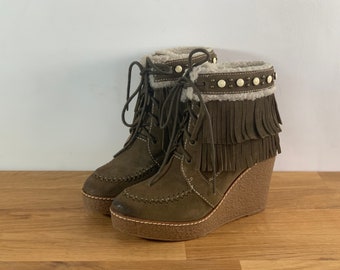 Vintage Grey Suede Platform Ankle Winter Boots  With Fringes Size 37 EU / Size UK women 4 / Size US women 6 1/2