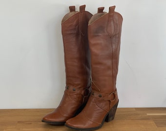 Vintage Brown Leather Cow Girl Boots Chunky Heel Size 38 EU / Size UK women 5 1/2 / US some 7 1/2