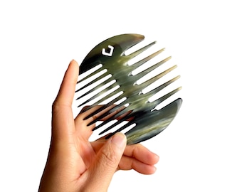 Handcrafted Buffalo Horn Pocket Comb: Double-Sided Curly Hair Brush