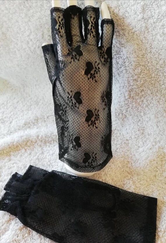 1980s Black Lace Open Finger Gloves