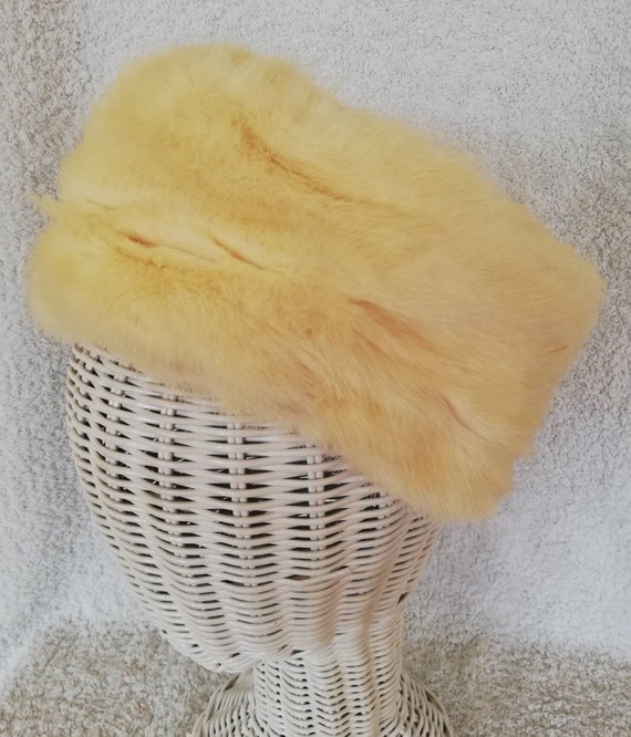 Elsa Schiaparelli Cream Fur Pillbox Hat