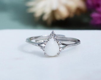 Breastmilk Ring Keepsake Pear Shaped Breastmilk Jewelry Gift for Breastfeeding Moms Made of Milkies